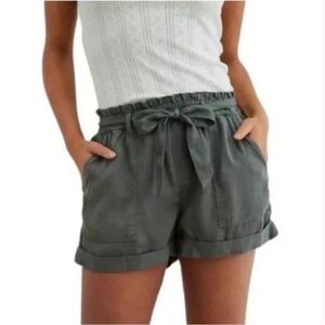Aerie Women's Small Paperbag Shorts – Black Gray High Rise Pleated Tie Waist